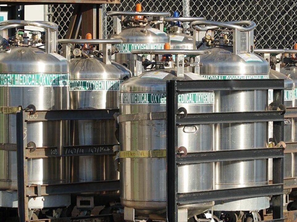 Medical gas cylinder handling best practices for hospitals and clinics